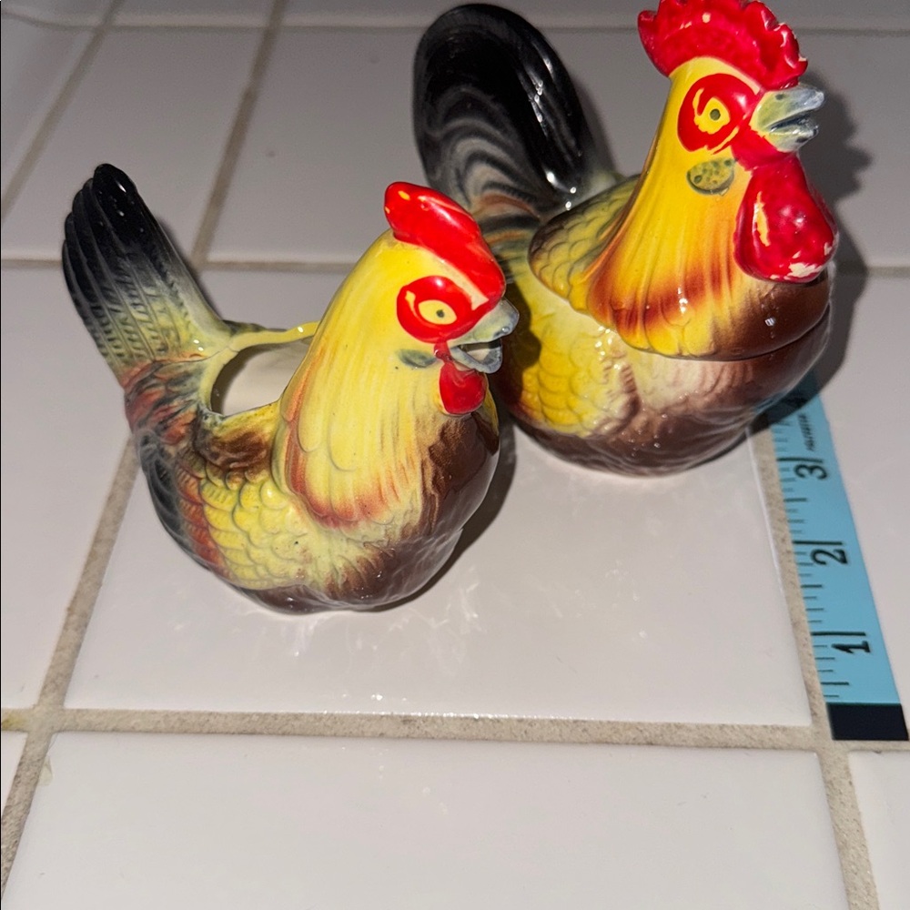 Cream & sugar  Japan farmhouse rooster/hen Set - Yellow, Green, and red 🐈‍⬛